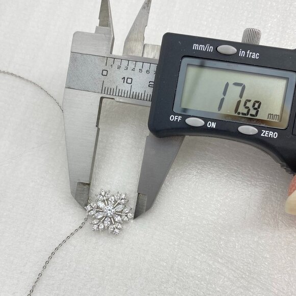 FAC Crystal Snowflake Silver Tone 18" Necklace NWT - Picture 5 of 6